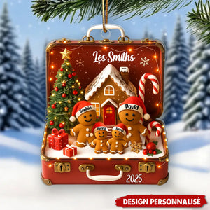 Ornement de Noël en Acrylique Personnalisé – Valise Vintage Famille Pain d’Épice