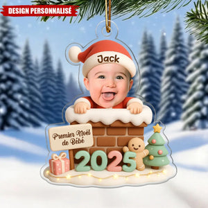 Ornement Acrylique Personnalisé Bébé Noël avec Cheminée – Cadeau de Noël pour Enfants