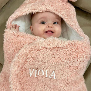 Couverture d’Emmaillotage Bébé Personnalisée avec Nom et Motif Ours – Cadeau d’Anniversaire pour Bébé