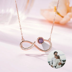 Collier Infini Personnalisé avec Photo – Symbole d’Amour Éternel et Cadeau Souvenir Unique