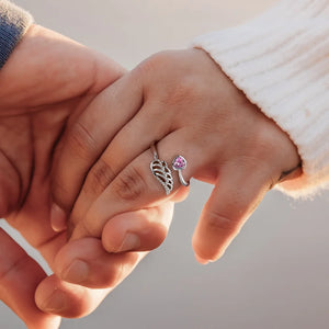 Bague Personnalisée Aile d’Ange avec Pierre de Naissance – Cadeau Symbolique et Élégant