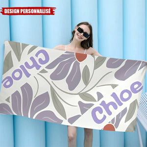 Serviette de plage personnalisée avec prénom – Design floral rétro