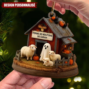 Ornement en Bois Personnalisé – Grange Automnale avec Moutons et Décor Halloween