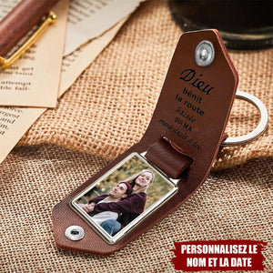 Porte-clés Personnalisé en Cuir avec Photo et Prénoms – Cadeau Romantique pour Couple