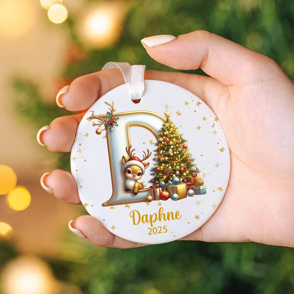 Décoration de Noël Personnalisée avec Initiale – Cerf et Sapin Magiques 2025