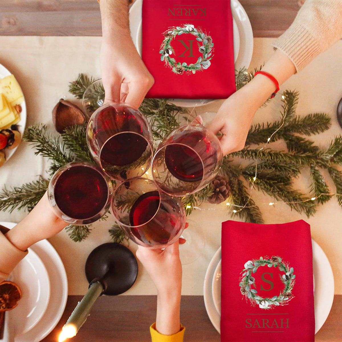 Serviette Rouge de Noël Personnalisée – Décoration de Table Élégante