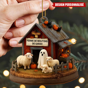 Ornement en Bois Personnalisé – Grange Automnale avec Moutons et Décor Halloween