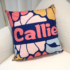 Housse de Coussin Personnalisée avec Nom – Motifs Floraux Rétro