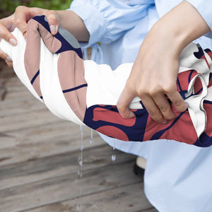 Serviette de plage personnalisée avec prénom – Design floral rétro